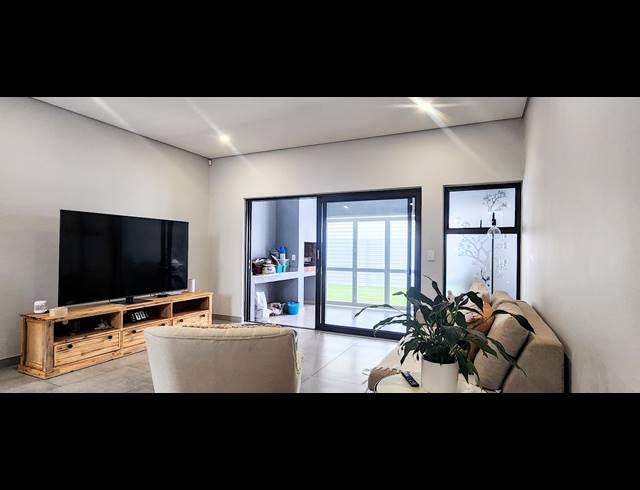 4 BEDROOM FREEHOLD TO LET IN SANDOWN